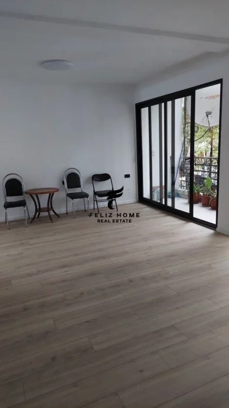 Tirane, jepet me qera zyre Kati 2, 120 m² 1.200 € (RRUGA MYSLYM SHYRI)