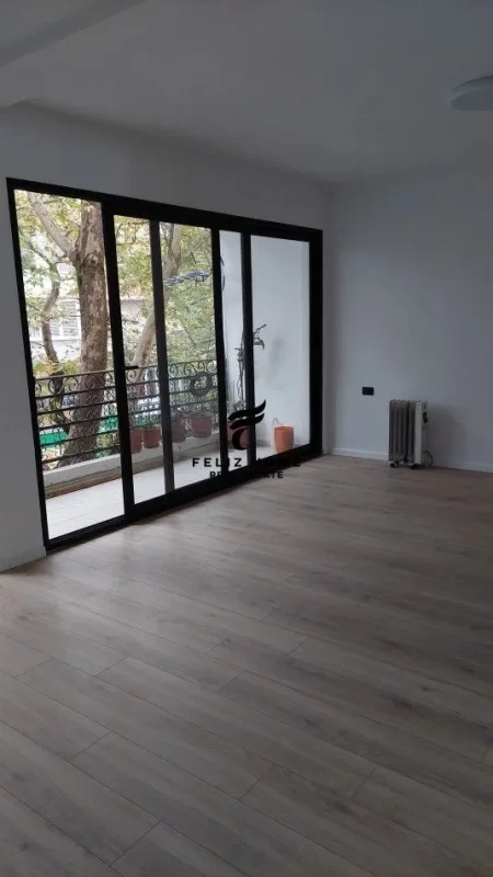 Tirane, jepet me qera zyre Kati 2, 120 m² 1.200 € (RRUGA MYSLYM SHYRI)
