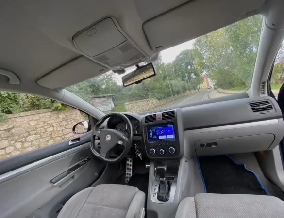 Tirane, shes makine Golf5 R-line Benzin+Gaz, blu automatik Kondicioner 190.000 km 3.800 €