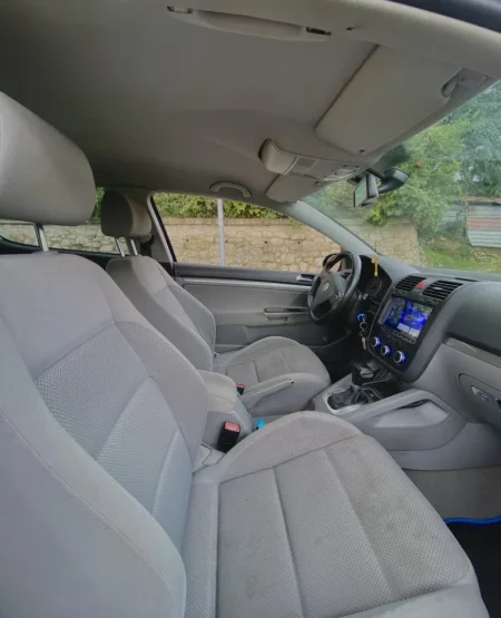 Tirane, shes makine Golf5 R-line Benzin+Gaz, blu automatik Kondicioner 190.000 km 3.800 €