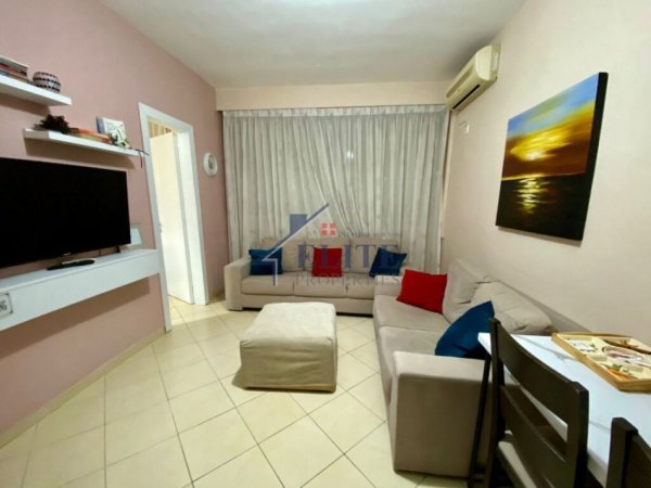 Tirane, jepet me qera apartament 2+1 Kati 1, 82 m² 600 € (Rruga e Durresit)