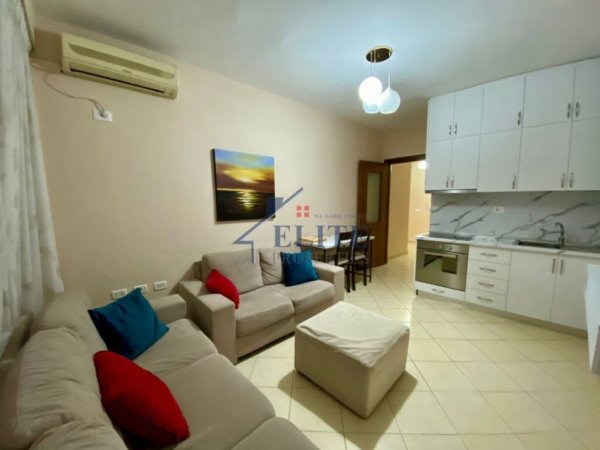 Tirane, jepet me qera apartament 2+1 Kati 1, 82 m² 600 € (Rruga e Durresit)