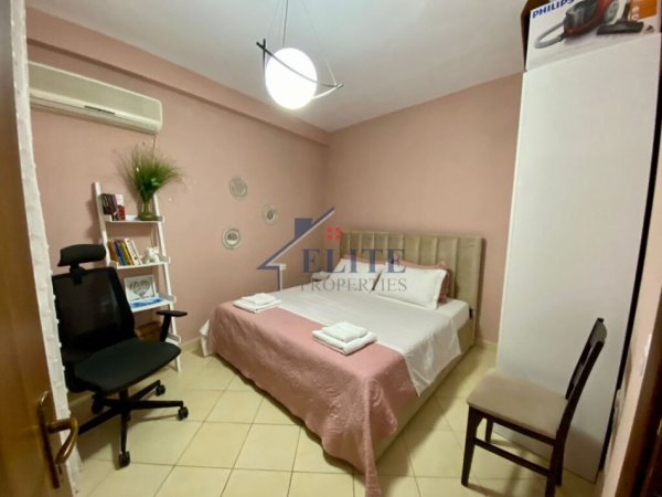 Tirane, jepet me qera apartament 2+1 Kati 1, 82 m² 600 € (Rruga e Durresit)