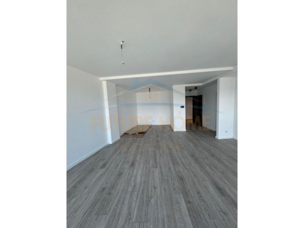 Tirane, jepet me qera apartament duplex 2+1 Kati 4, 125 m² 1.300 € (Lake View)