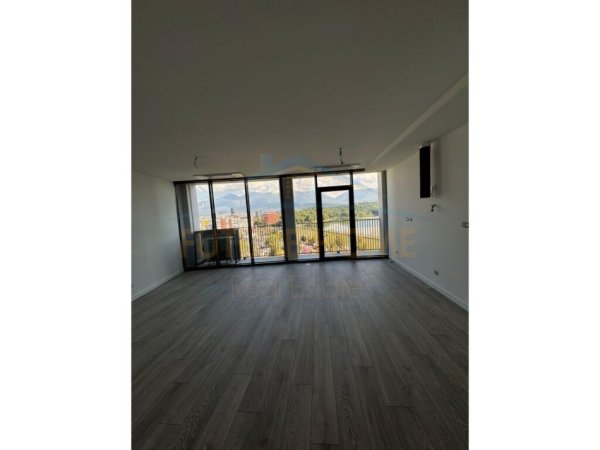 Tirane, jepet me qera apartament duplex 2+1 Kati 4, 125 m² 1.300 € (Lake View)