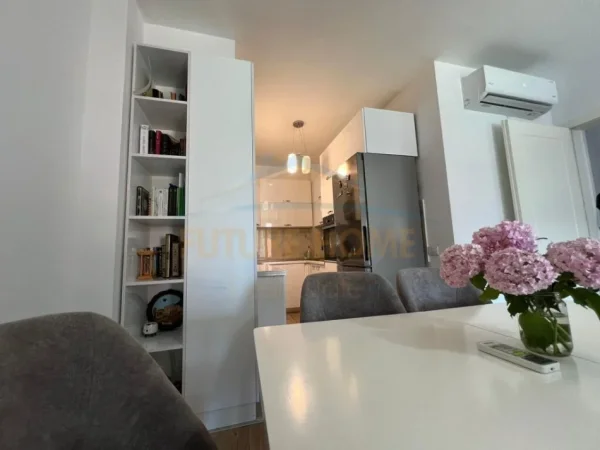 Tirane, shitet apartament 2+1 Kati 5, 105 m² 180.000 € (Unaza e Re)