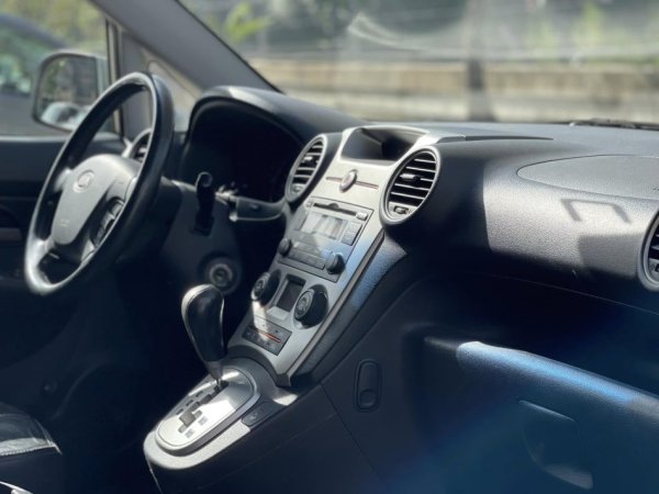 Tirane, shes makine KIA CARENS Nafte, jeshile automatik Klima 211.000 km 4990 €