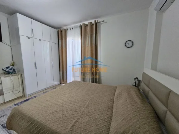 Tirane, jepet me qera apartament 1+1 Kati 11, 80 m² 650 € (RRUGA E BOGDANEVE TIRANE)