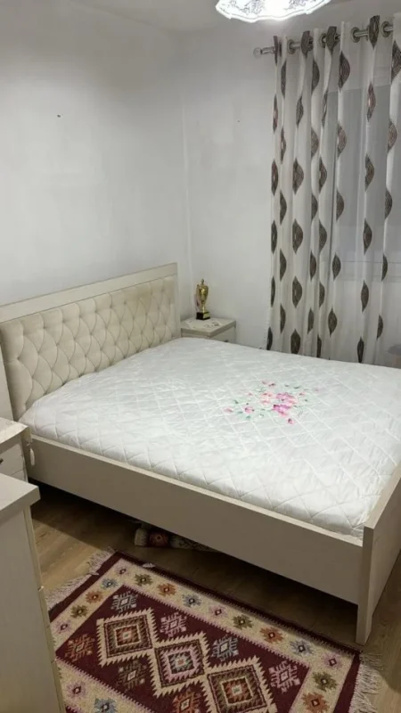 Tirane, jepet me qera apartament 1+1+Ballkon Kati 6, 80 m² 400 € (LAPRAKE)