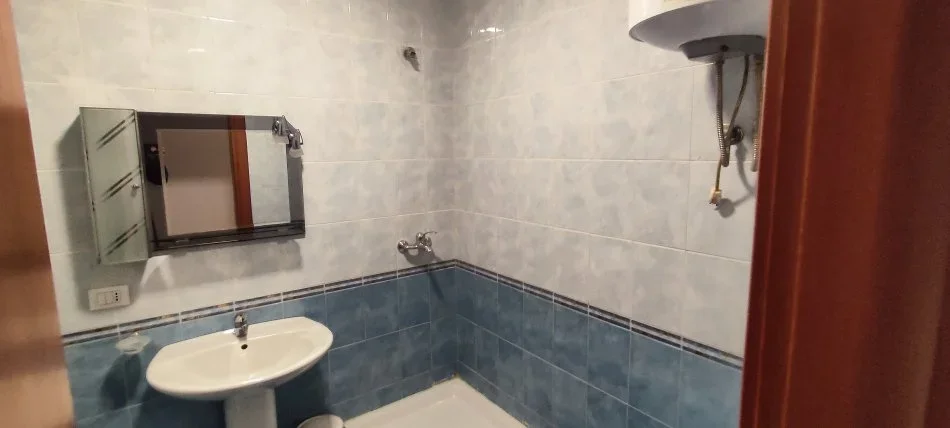 Shqiperi, Juridiku, me qera zyre Kati 7, 120 m² 799 € (Vaso Pasha)