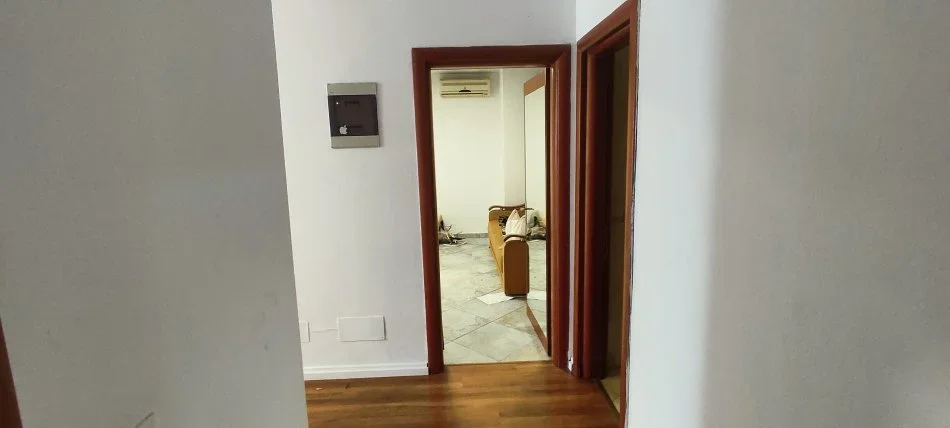 Shqiperi, Juridiku, me qera zyre Kati 7, 120 m² 799 € (Vaso Pasha)