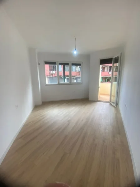 Tirane, shitet apartament 1+1 Kati 5, 70 m² 135.000 € (Rruga Elbasanit)