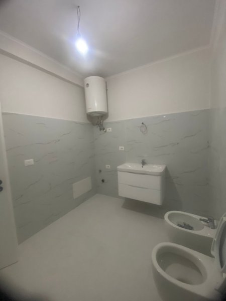 Tirane, shitet apartament 1+1 Kati 5, 70 m² 135.000 € (Rruga Elbasanit)