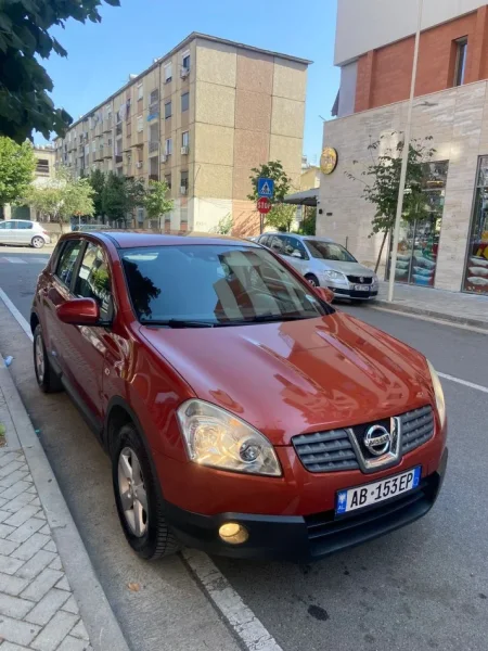 OKAZION PER ARSYE MOSPERDORIMI!Tirane, shes makine Nissan Qashqai Nafte, e kuqe manuale Kondicioner 224.000 km 4,500€ me mundesi diskutimi cmimi nese bihet dakort