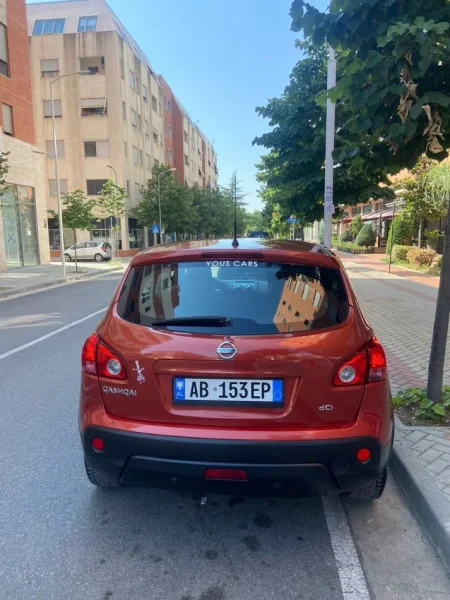 OKAZION PER ARSYE MOSPERDORIMI!Tirane, shes makine Nissan Qashqai Nafte, e kuqe manuale Kondicioner 224.000 km 4,500€ me mundesi diskutimi cmimi nese bihet dakort