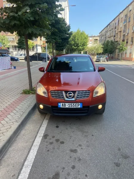 OKAZION PER ARSYE MOSPERDORIMI!Tirane, shes makine Nissan Qashqai Nafte, e kuqe manuale Kondicioner 224.000 km 4,500€ me mundesi diskutimi cmimi nese bihet dakort