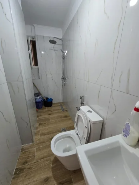 Tirane, shitet apartament 2+1 Kati 5, 75 m² 132.000 € (Xhamlliku)