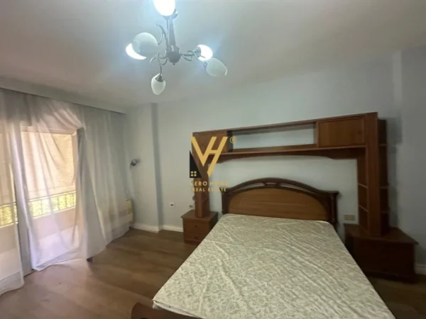 Tirane, shitet apartament 3+1+Ballkon Kati 2, 125 m² 320.000 € (KOMUNA E PARISIT)