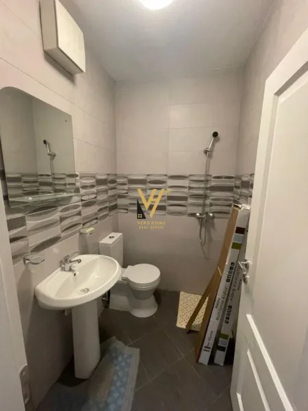 Tirane, shitet apartament 3+1+Ballkon Kati 2, 125 m² 320.000 € (KOMUNA E PARISIT)