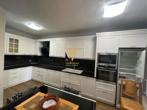 Tirane, shitet apartament 3+1+Ballkon Kati 2, 125 m² 320.000 € (KOMUNA E PARISIT)