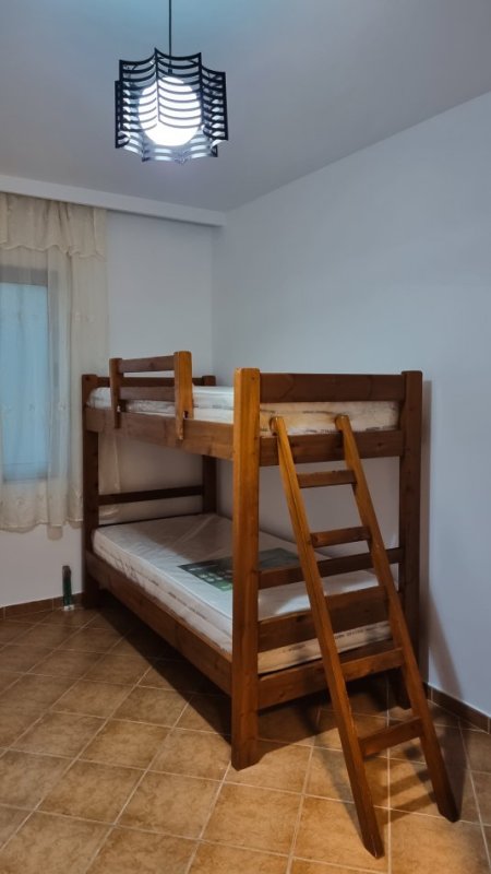 Tirane, jepet me qera apartament 2+1+Ballkon Kati 2, 84 m² 400 € (FRESK)