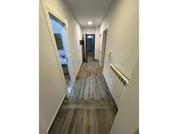 Korce, shitet apartament 2+1 Kati 1, 90 m² 71.400 € (Lagjia 18)