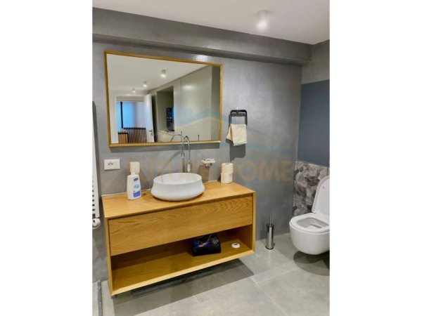 Tirane, jepet me qera apartament duplex Dublex Kati 0, 120 m² 1.500 € (Myslym Shyr)