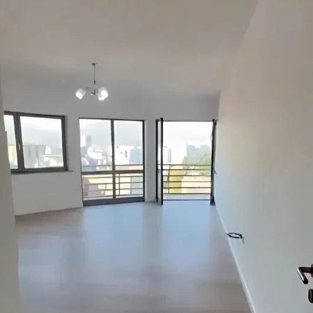Tirane, shitet apartament 1+1 Kati 8, 76 m² 155.000 € (Zogu i Zi)