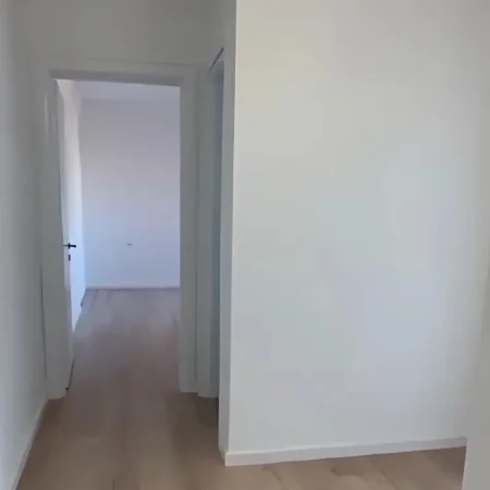 Tirane, shitet apartament 1+1 Kati 8, 76 m² 155.000 € (Zogu i Zi)