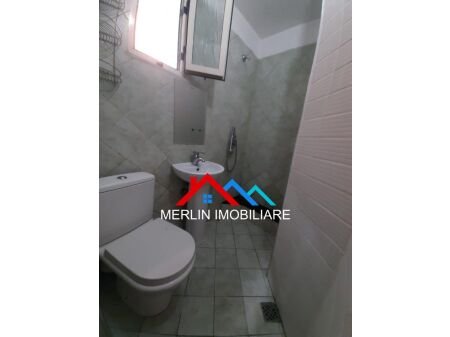 Tirane, jepet me qera garsonier 1+1 Kati 2, 27 m² 330 € (Rruga 5 Maji)