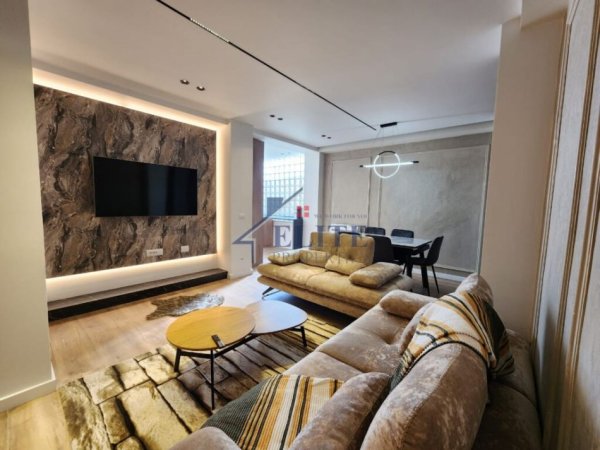 Tirane, jepet me qera apartament 2+1+Ballkon Kati 9, 115 m² 1.150 € (Rruga Myslym Shyri)