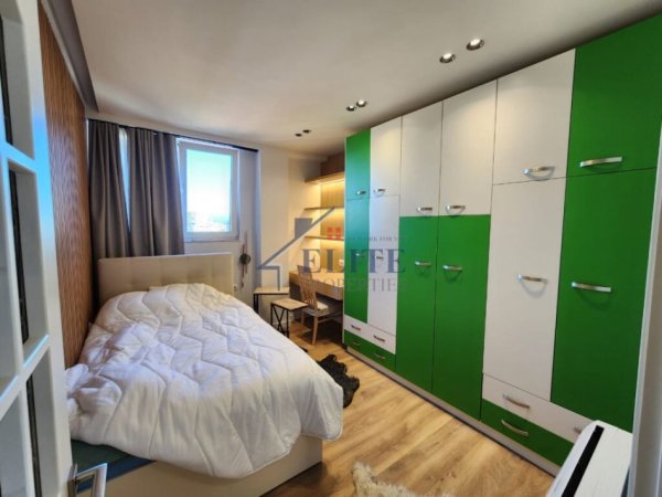 Tirane, jepet me qera apartament 2+1+Ballkon Kati 9, 115 m² 1.150 € (Rruga Myslym Shyri)