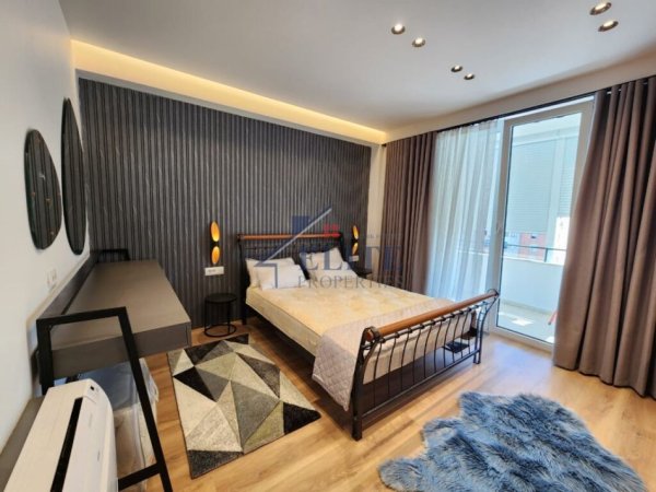 Tirane, jepet me qera apartament 2+1+Ballkon Kati 9, 115 m² 1.150 € (Rruga Myslym Shyri)