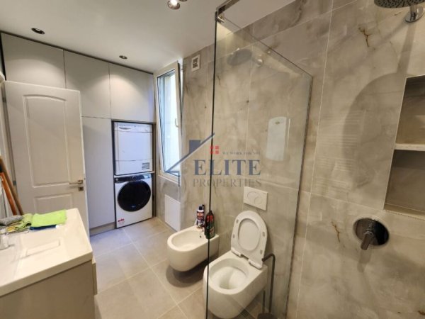 Tirane, jepet me qera apartament 2+1+Ballkon Kati 9, 115 m² 1.150 € (Rruga Myslym Shyri)