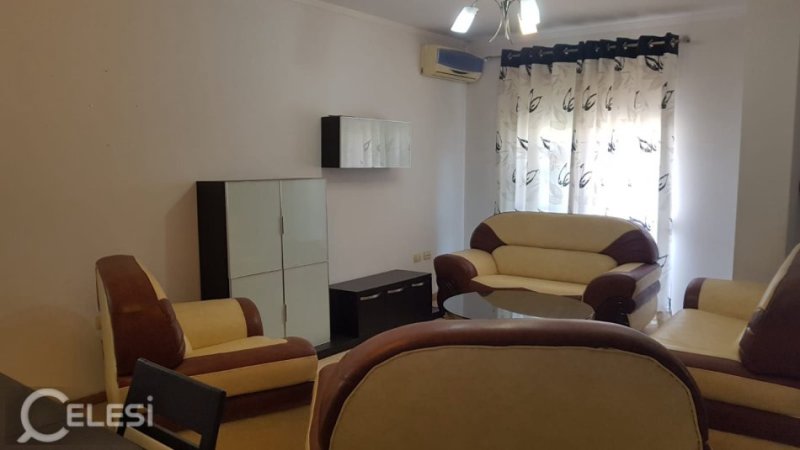 Tirane, jepet me qera apartament Kati 5, 600 m² 600 € (KOMUNA E PARISIT)