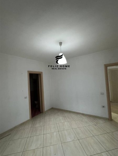 Tirane, jepet me qera zyre Kati 3, 115 m² 500 € (ASTIR)