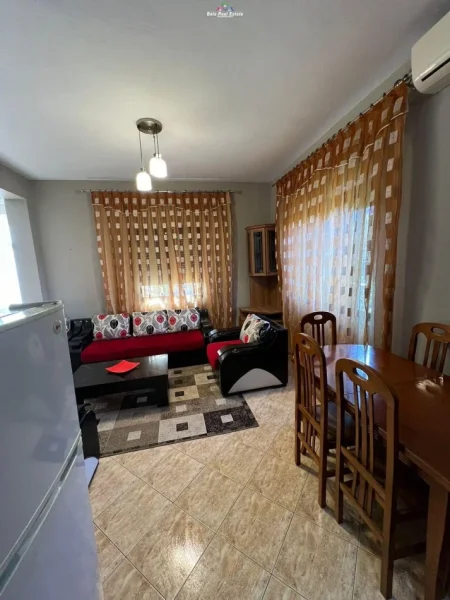 Tirane, jepet me qera apartament 2+1 Kati 2, 120 m² 700 € (yzberisht)