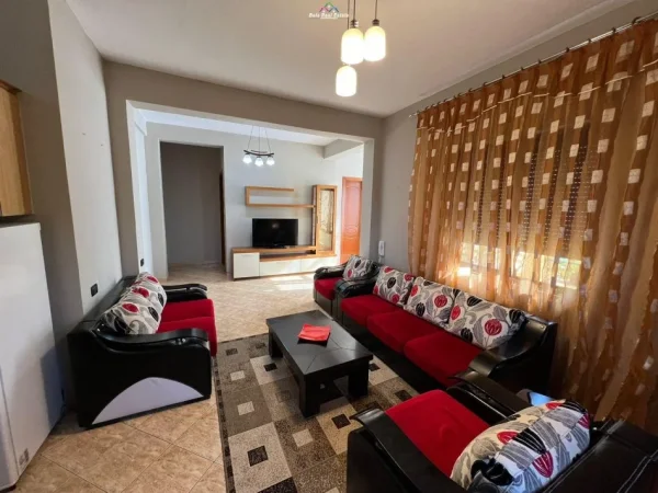 Tirane, jepet me qera apartament 2+1 Kati 2, 120 m² 700 € (yzberisht)