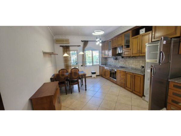 Tirane, jepet me qera Vile 2 Katshe Kati 0, 120 m² 1.200 € (Vilat Gjermane)