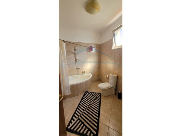 Tirane, jepet me qera Vile 2 Katshe Kati 0, 120 m² 1.200 € (Vilat Gjermane)
