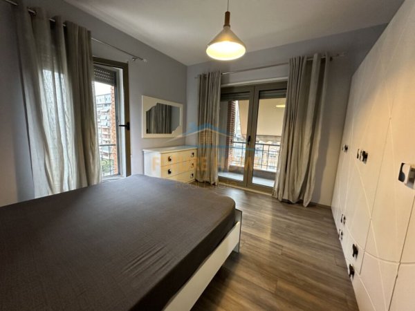 Tirane, jepet me qera apartament 3+1+Ballkon Kati 7, 123 m² 1.000 € (Rruga e Kavajes)