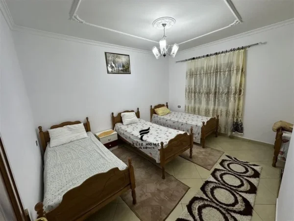 Tirane, jepet me qera apartament 2+1 Kati 1, 140 m² 600 € (5 MAJI)