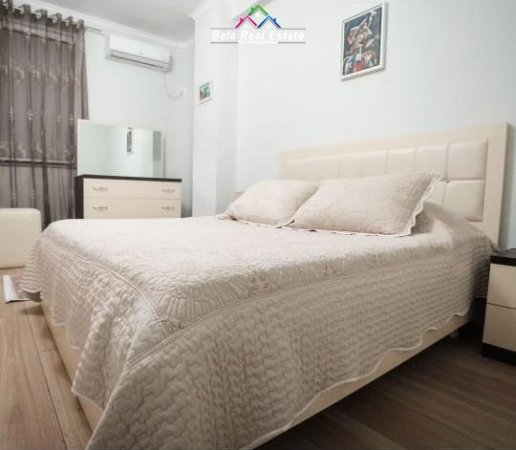 Tirane, jepet me qera 1+1 Kati 4, 70 m² 600 € (Bulevardi Zogu I)