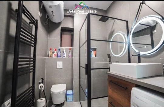 Tirane, jepet me qera 1+1 Kati 4, 70 m² 600 € (Bulevardi Zogu I)