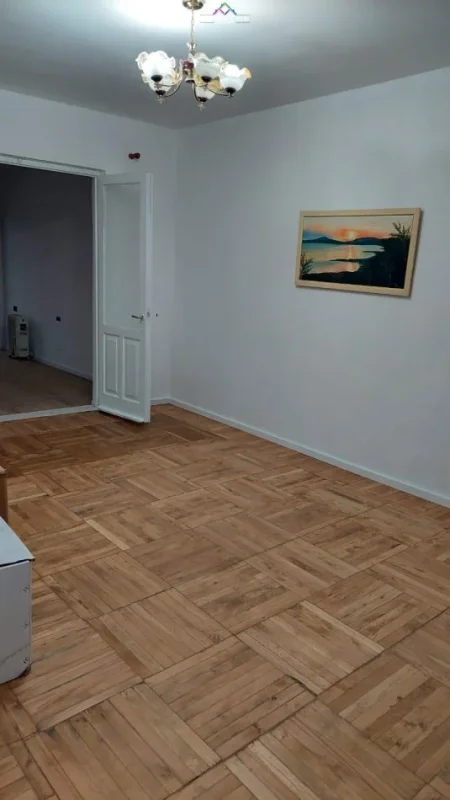 Tirane, jepet me qera zyre Kati 3, 120 m² 950 € (myslym shyri)