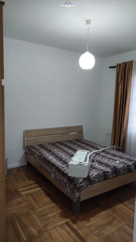 Tirane, jepet me qera zyre Kati 3, 120 m² 950 € (myslym shyri)
