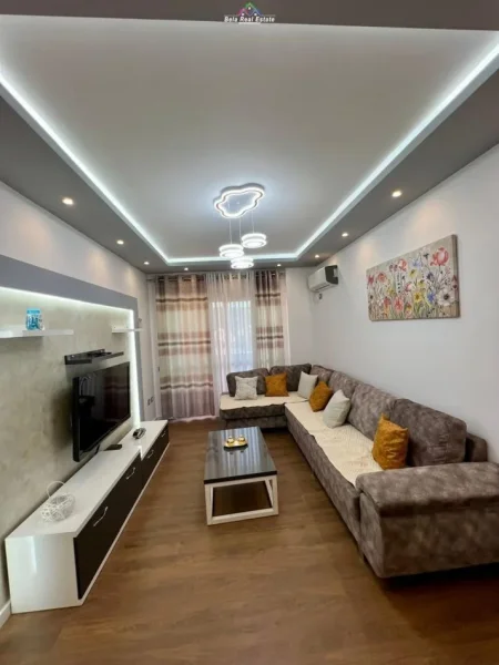 Tirane, shes apartament 2+1 Kati 3, 94 m² 145.000 € (yzberisht)