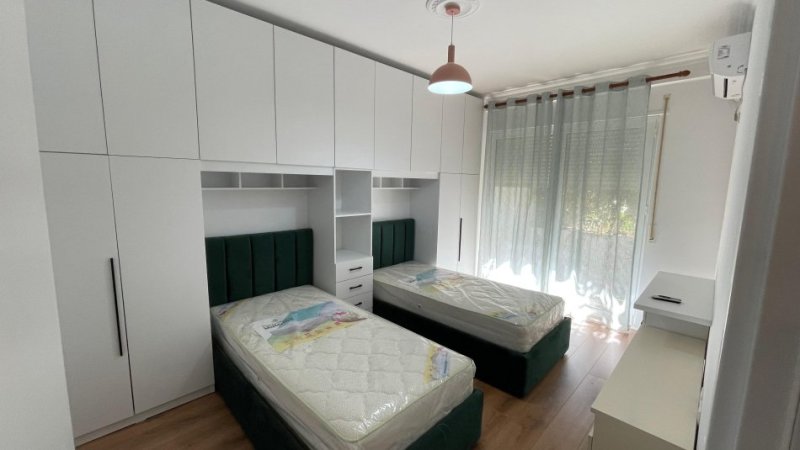 Tirane, jepet me qera apartament 2+1 Kati 2, 100 m² 800 € (kodra e diellit 1)