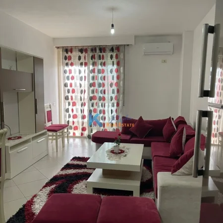 Tirane, jap me qera apartament 2+1+Ballkon Kati 5, 116 m² 600 € (Astir)