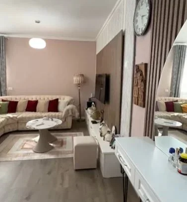 Tirane, shitet apartament 1+1 Kati 3, 76 m² 95.000 € (Fresk)